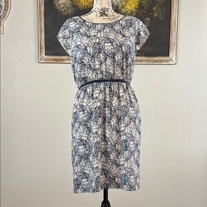 Loft WomensSize 4 Blue White Floral Short Sleeve A Line Lined Dress